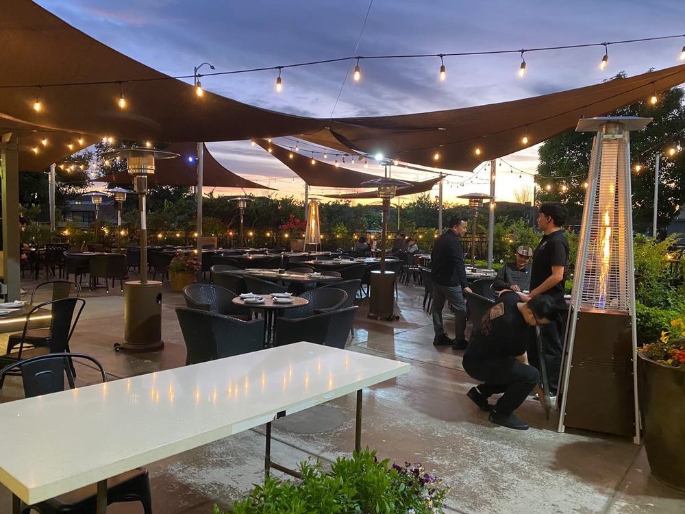 Acoustic music performance at Runam Garden